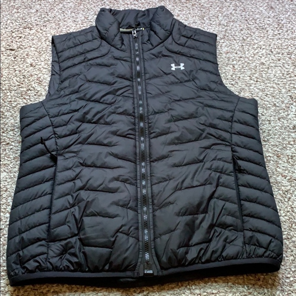 NWOT women’s UA vest